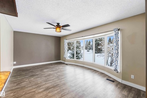 37 Devonian, Devon, AB - Indoor