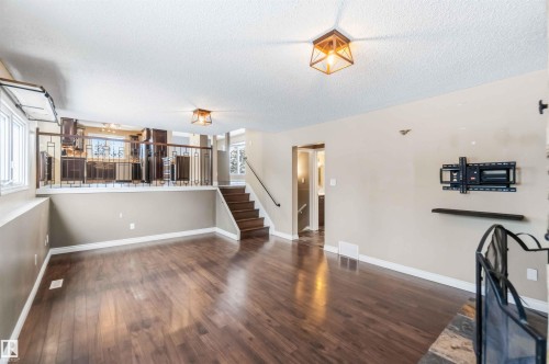 37 Devonian, Devon, AB - Indoor