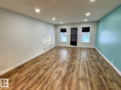 18404 66 Avenue, Edmonton, AB - Indoor Photo Showing Other Room