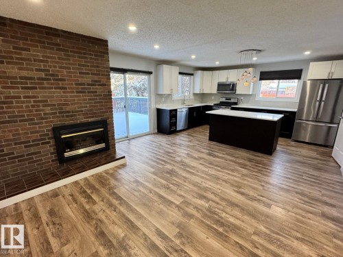 18404 66 Avenue, Edmonton, AB - Indoor With Fireplace