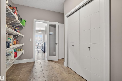 1772 33B Street, Edmonton, AB - Indoor