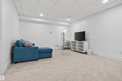 1772 33B Street, Edmonton, AB - Indoor