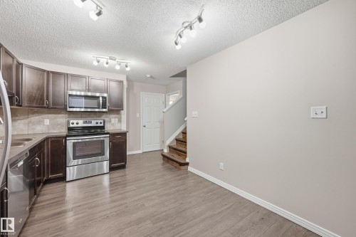 3528 Claxton Crescent, Edmonton, AB - Indoor Photo Showing Kitchen With Double Sink