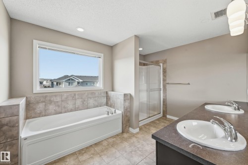 3528 Claxton Crescent, Edmonton, AB - Indoor Photo Showing Bathroom