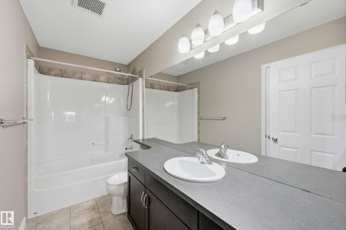 3528 Claxton Crescent, Edmonton, AB - Indoor Photo Showing Bathroom