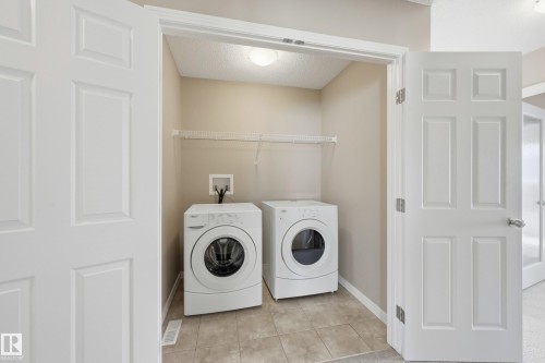 3552 Claxton Crescent, Edmonton, AB - Indoor Photo Showing Laundry Room