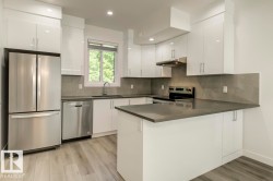 101 10751 85 Avenue  Edmonton, AB T6E 2L2