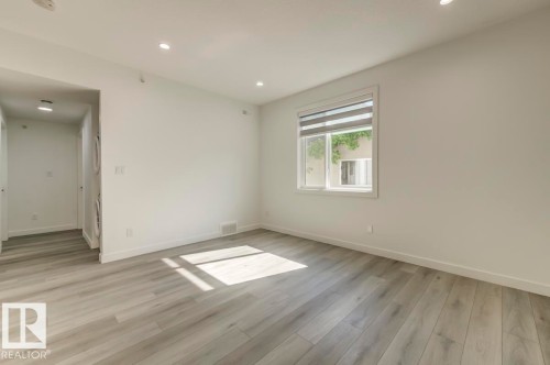 101 10751 85 Avenue, Edmonton, AB - Indoor Photo Showing Other Room
