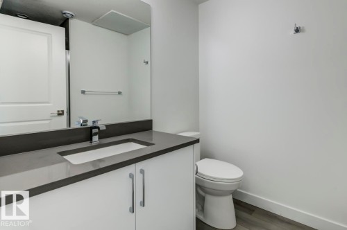101 10751 85 Avenue, Edmonton, AB - Indoor Photo Showing Bathroom