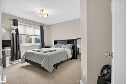 618 Adams Way, Edmonton, AB - Indoor Photo Showing Bedroom