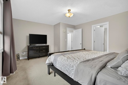618 Adams Way, Edmonton, AB - Indoor Photo Showing Bedroom