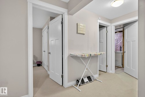 618 Adams Way, Edmonton, AB - Indoor Photo Showing Other Room
