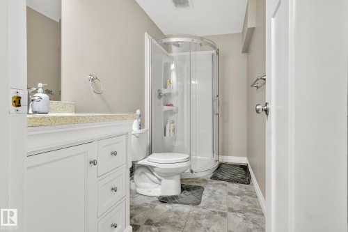 618 Adams Way, Edmonton, AB - Indoor Photo Showing Bathroom