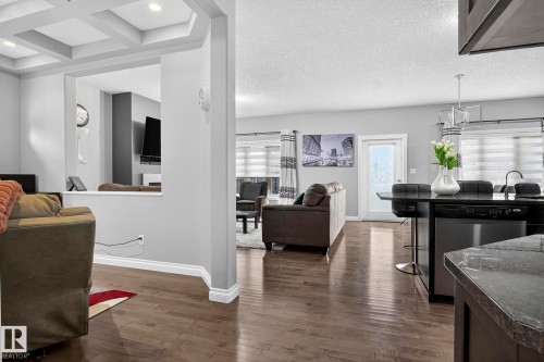 618 Adams Way, Edmonton, AB - Indoor