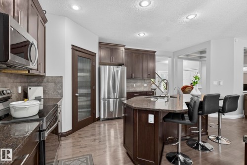 618 Adams Way, Edmonton, AB - Indoor Photo Showing Kitchen With Upgraded Kitchen
