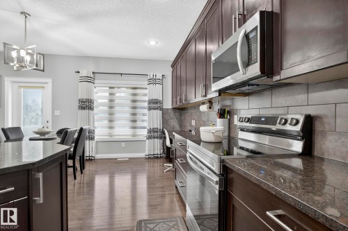 618 Adams Way, Edmonton, AB - Indoor Photo Showing Kitchen With Upgraded Kitchen