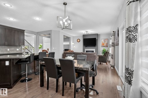 618 Adams Way, Edmonton, AB - Indoor Photo Showing Dining Room