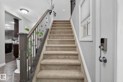 618 Adams Way, Edmonton, AB - Indoor Photo Showing Other Room