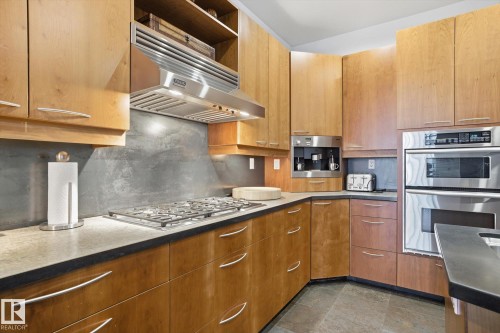 9012 98 Street, Edmonton, AB - Indoor Photo Showing Kitchen With Upgraded Kitchen