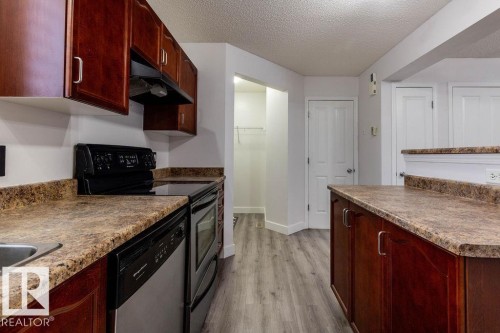 5612 202 Street, Edmonton, AB - Indoor Photo Showing Kitchen