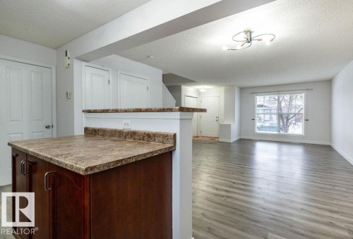 5612 202 Street, Edmonton, AB - Indoor