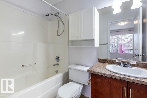 5612 202 Street, Edmonton, AB - Indoor Photo Showing Bathroom
