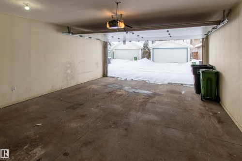5612 202 Street, Edmonton, AB - Indoor Photo Showing Garage