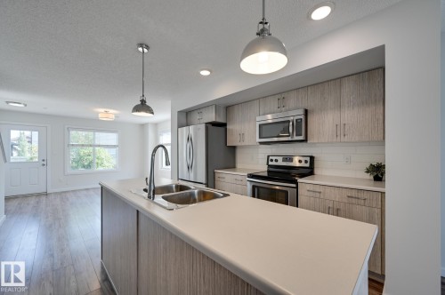 26 2215 24 Street, Edmonton, AB - Indoor Photo Showing Kitchen With Stainless Steel Kitchen With Double Sink With Upgraded Kitchen