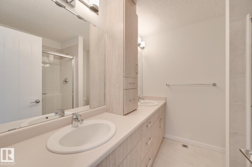 26 2215 24 Street, Edmonton, AB - Indoor Photo Showing Bathroom