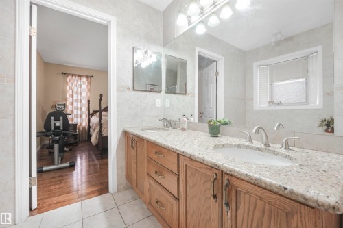 44 Lennox Drive, St. Albert, AB - Indoor Photo Showing Bathroom