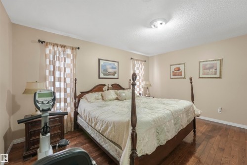 44 Lennox Drive, St. Albert, AB - Indoor Photo Showing Bedroom