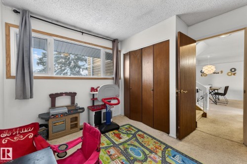 1037 Millbourne Rd E Nw, Edmonton, AB - Indoor