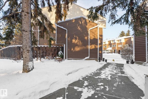 1037 Millbourne Rd E Nw, Edmonton, AB - Outdoor