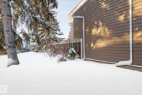 1037 Millbourne Rd E Nw, Edmonton, AB - Outdoor