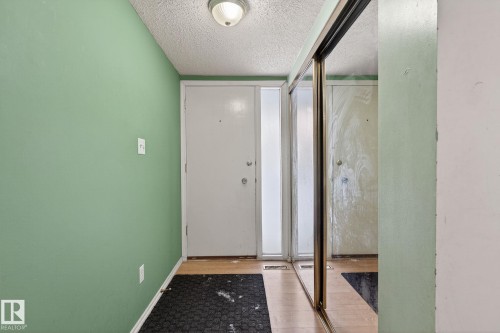 1037 Millbourne Rd E Nw, Edmonton, AB - Indoor Photo Showing Other Room
