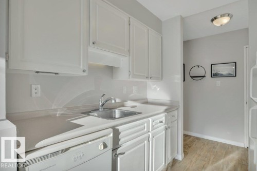 102 11455 41 Avenue, Edmonton, AB - Indoor Photo Showing Kitchen