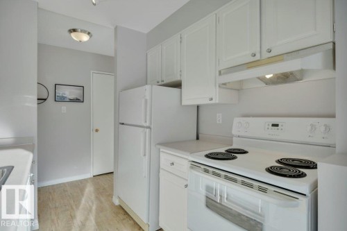 102 11455 41 Avenue, Edmonton, AB - Indoor Photo Showing Kitchen