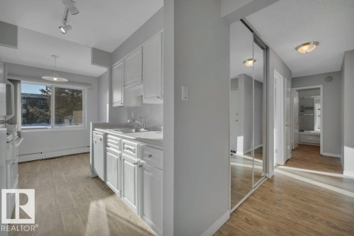 102 11455 41 Avenue, Edmonton, AB - Indoor Photo Showing Kitchen
