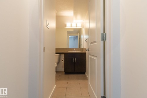 14 9515 160 Avenue, Edmonton, AB - Indoor Photo Showing Bathroom