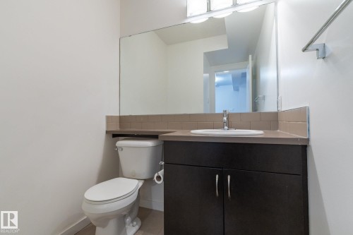 14 9515 160 Avenue, Edmonton, AB - Indoor Photo Showing Bathroom