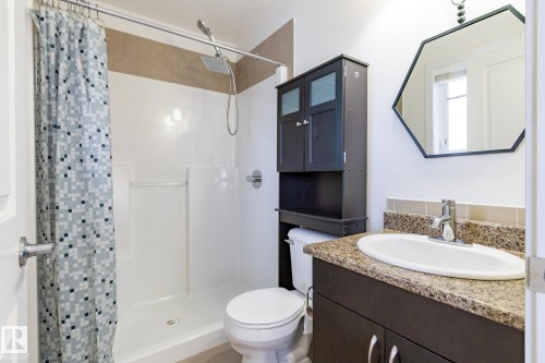 14 9515 160 Avenue, Edmonton, AB - Indoor Photo Showing Bathroom