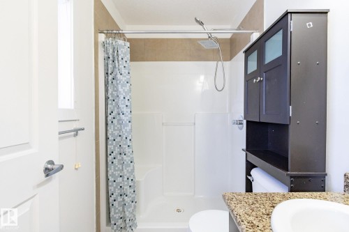 14 9515 160 Avenue, Edmonton, AB - Indoor Photo Showing Bathroom