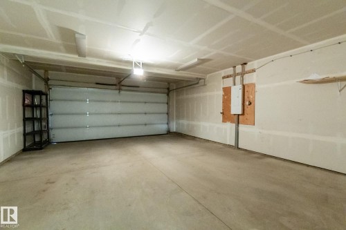 14 9515 160 Avenue, Edmonton, AB - Indoor Photo Showing Garage