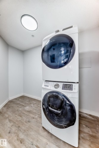 112 11716 100 Avenue, Edmonton, AB - Indoor Photo Showing Laundry Room