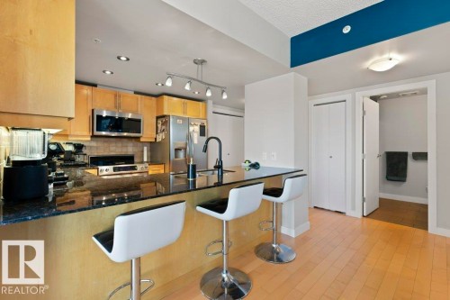 1104 10046 117 Street, Edmonton, AB - Indoor Photo Showing Kitchen With Upgraded Kitchen