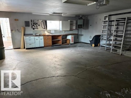 7712 Argyll Road, Edmonton, AB - Indoor