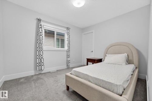 86 Meadowlink Common, Spruce Grove, AB - Indoor Photo Showing Bedroom