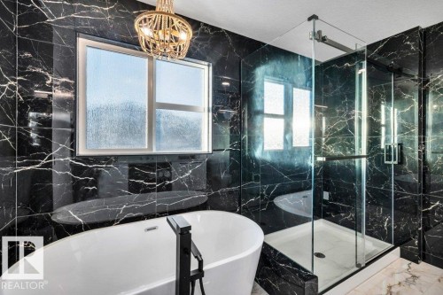 5204 Kimball Crescent, Edmonton, AB - Indoor Photo Showing Bathroom