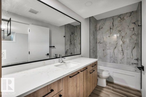 5204 Kimball Crescent, Edmonton, AB - Indoor Photo Showing Bathroom