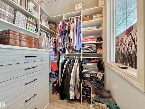 40 320 Spruce Ridge Road, Spruce Grove, AB - Indoor With Storage